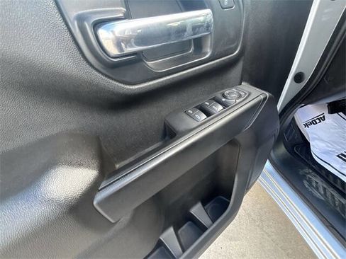 Used 2022 Chevrolet Silverado 2500 Custom w/ Custom Convenience Package image 22