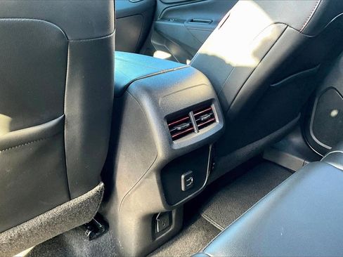 Used 2022 Chevrolet Equinox RS w/ RS Leather Package image 25