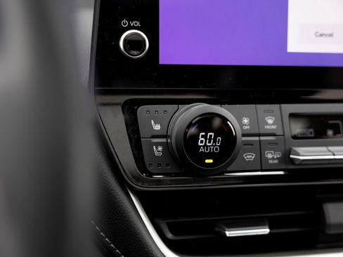 Certified 2024 Toyota Grand Highlander AWD image 22