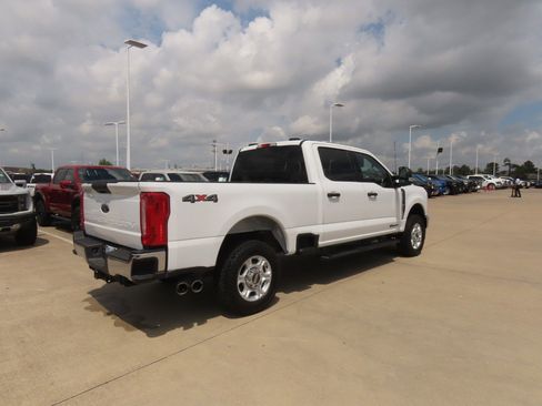 Used 2025 Ford F250 XLT AWD/4WD image 11