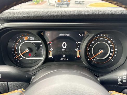 Used 2024 Jeep Wrangler Unlimited Sport AWD/4WD image 13