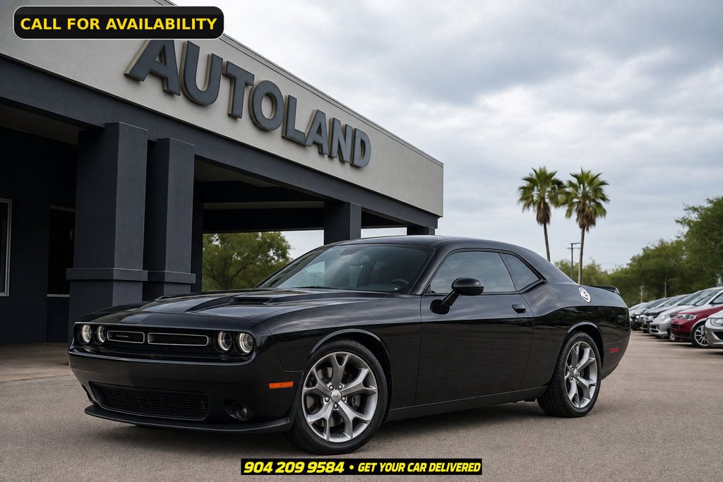 Used 2017 Dodge Challenger SXT w/ Sound Group RWD image 1