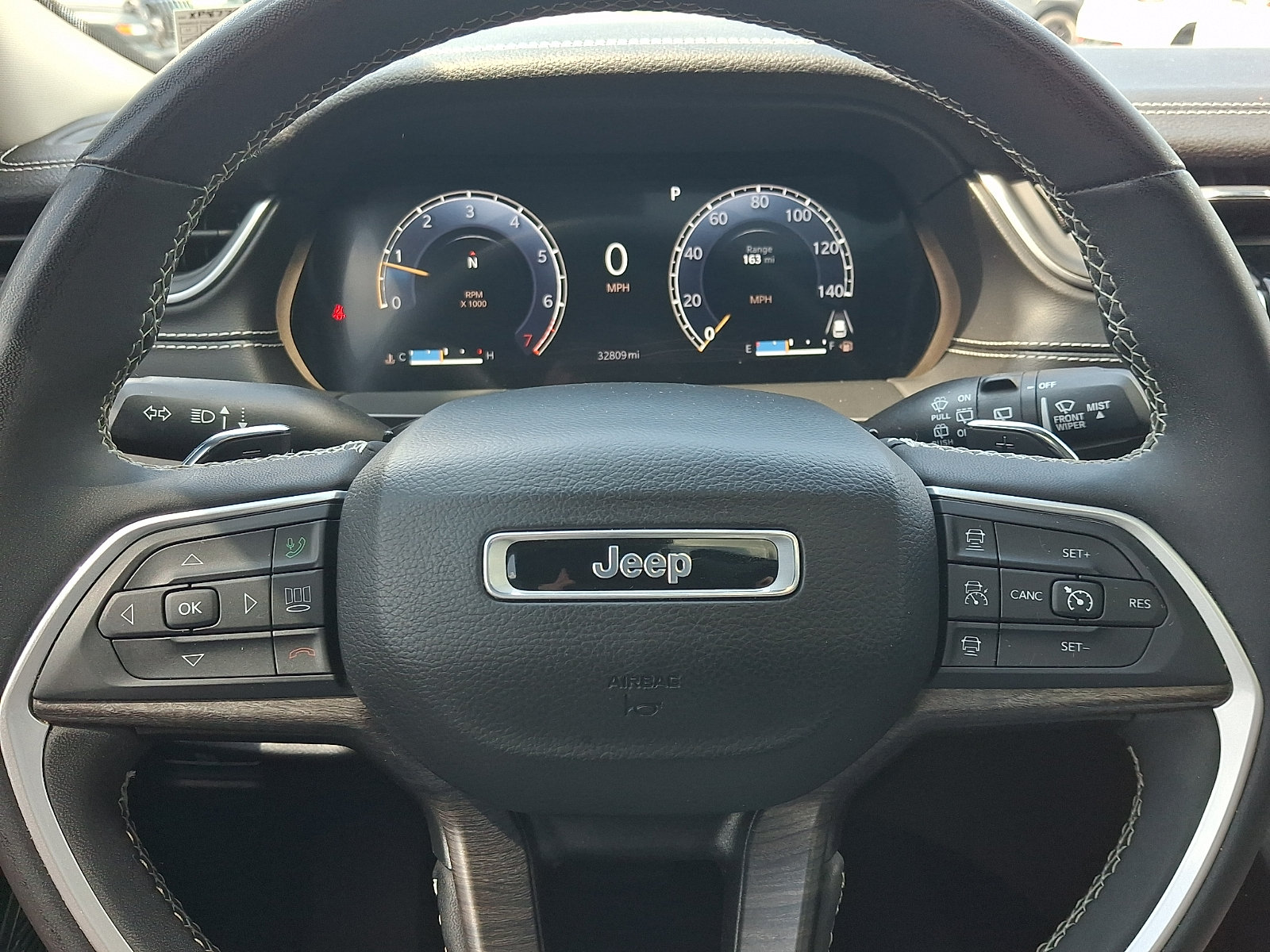 Used 2023 Jeep Grand Cherokee L Limited AWD/4WD image 21