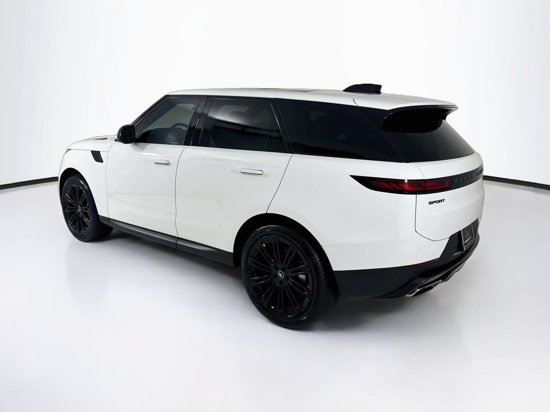 Used 2024 Land Rover Range Rover Sport SE AWD/4WD image 6
