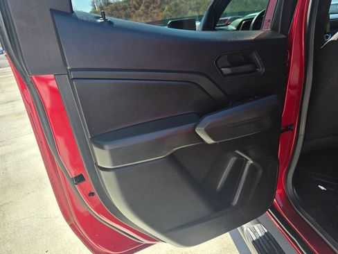 Used 2024 Chevrolet Colorado Trail Boss w/ LPO, Dark Essentials Package AWD/4WD image 9