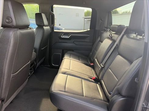 Used 2025 GMC Sierra 1500 SLT AWD/4WD image 30