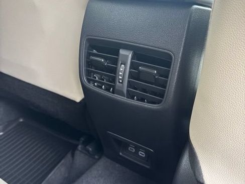 Used 2024 Toyota Corolla Cross XLE w/ Convenience Package AWD/4WD image 17