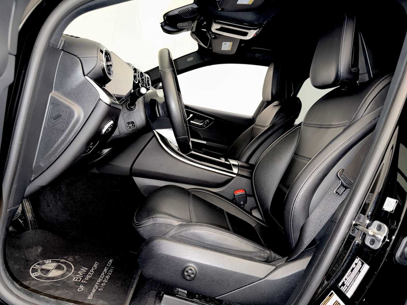 Used 2023 Mercedes-Benz GLC 300 4MATIC image 9