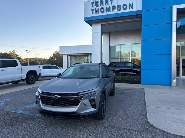 Used 2024 Chevrolet Trax RS FWD image 1