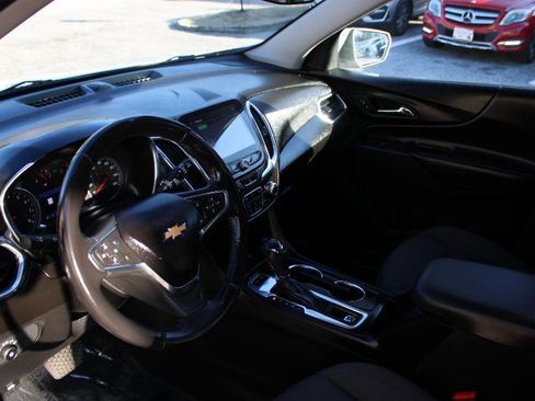 Used 2019 Chevrolet Equinox LT w/ Sun & Navigation Package image 9