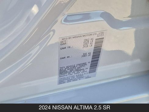 Used 2024 Nissan Altima 2.5 SR w/ SR Premium Package FWD image 27