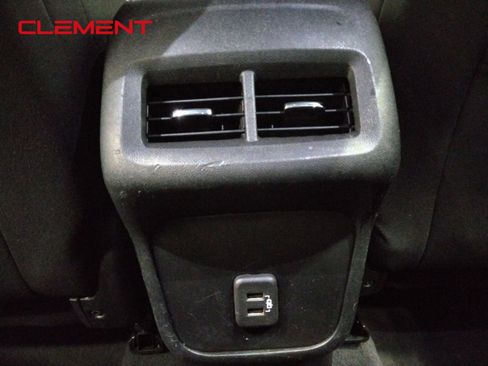 Used 2022 Chevrolet Equinox LS image 36