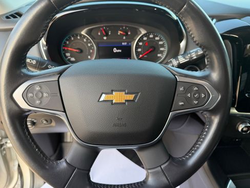 Used 2021 Chevrolet Traverse LT image 21