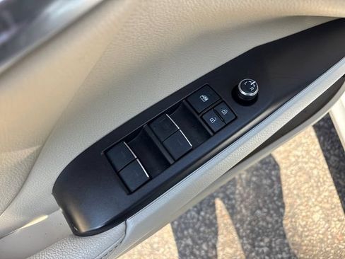 Used 2021 Toyota Camry XLE w/ Carpet Mat Package (TMS) AWD/4WD image 23