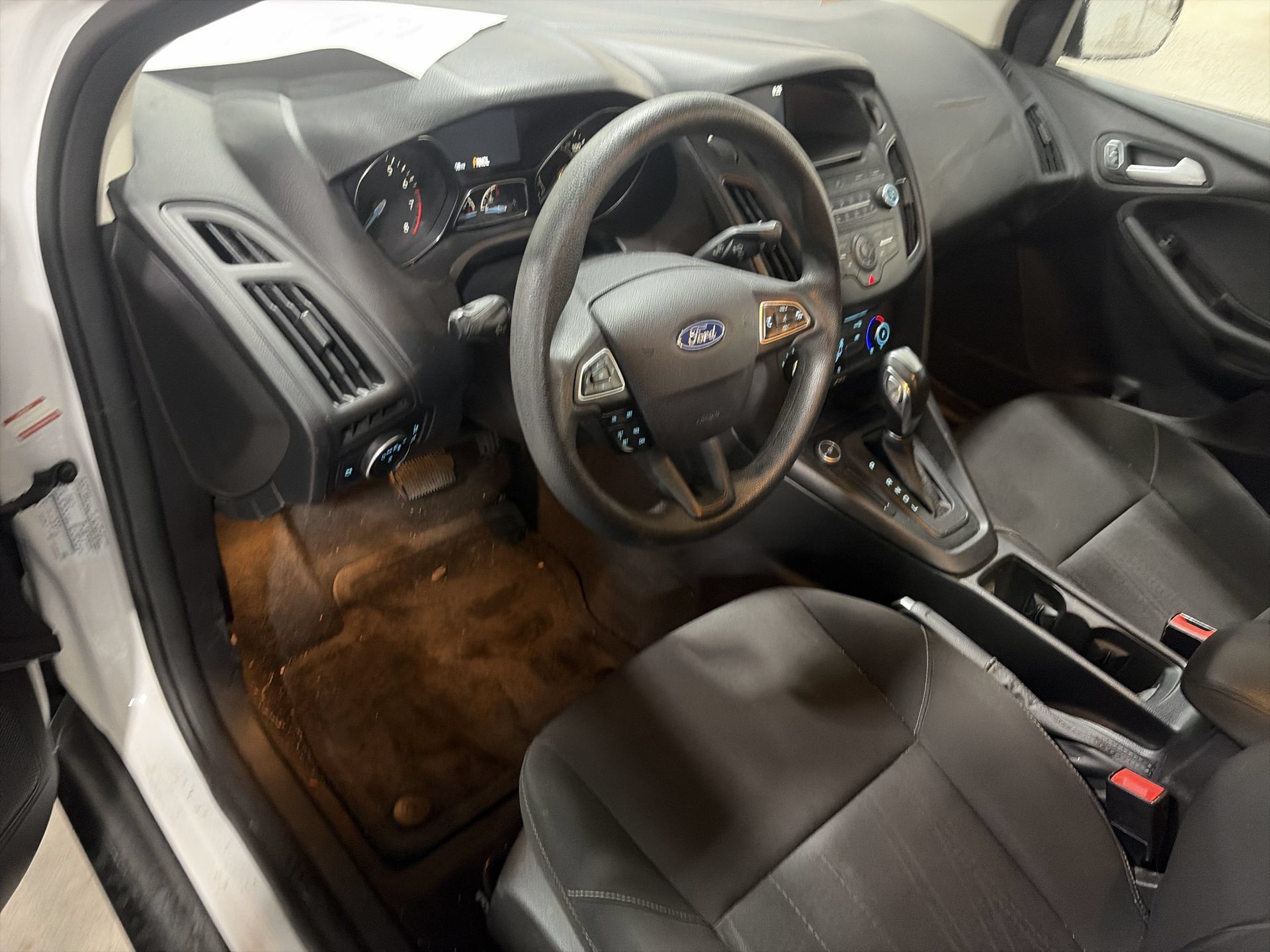 Used 2015 Ford Focus SE FWD image 11