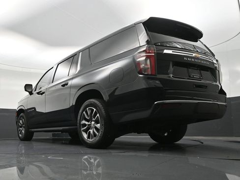 Used 2023 Chevrolet Suburban LT RWD image 28