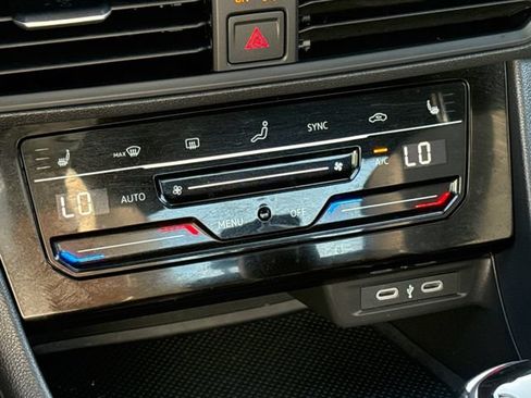 Used 2025 Volkswagen Jetta Sport FWD image 27