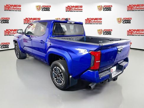 Certified 2025 Toyota Tacoma TRD Sport AWD/4WD image 2