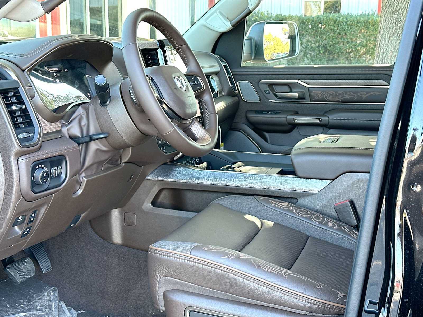 New 2026 RAM 1500 Limited w/ Bed Utility Group AWD/4WD image 18
