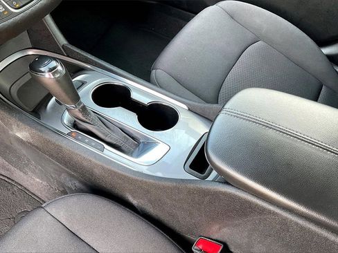 Used 2020 Chevrolet Malibu LT image 17