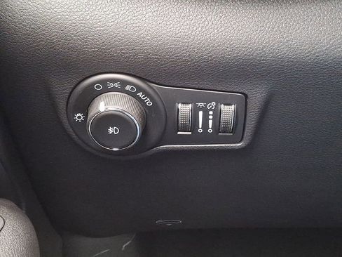 New 2026 Jeep Compass Limited image 18