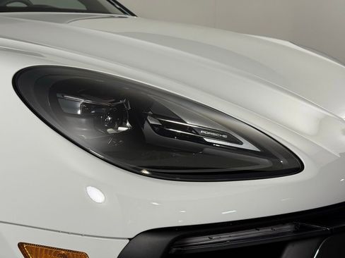 New 2025 Porsche Macan Turbo image 15