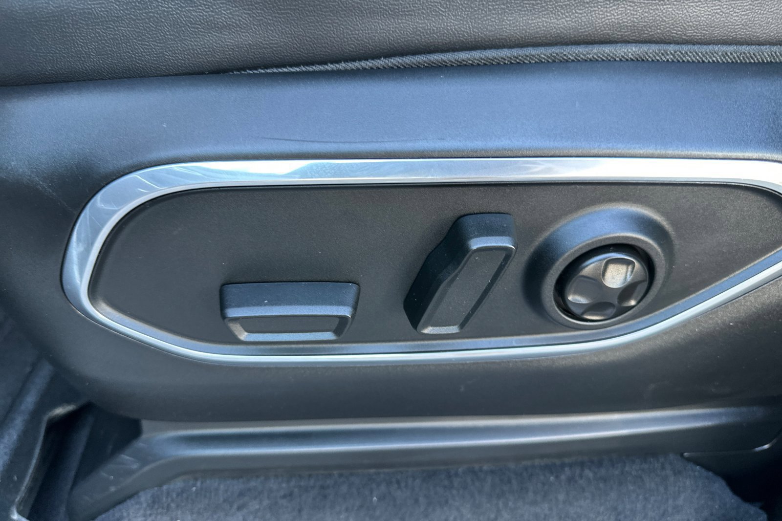 Used 2022 Jeep Wagoneer Series I AWD/4WD image 12