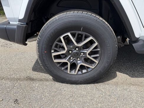 New 2026 Jeep Wrangler Unlimited Sahara AWD/4WD image 29