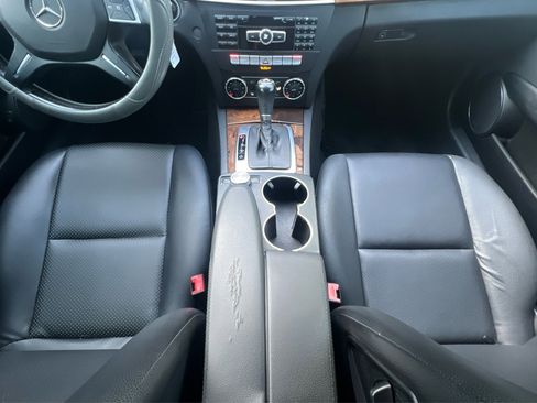 Used 2013 Mercedes-Benz C 250 Sedan image 24