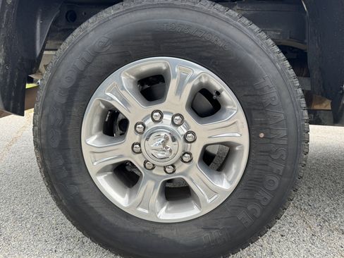 Used 2024 RAM 2500 Big Horn w/ Bed Utility Group AWD/4WD image 19