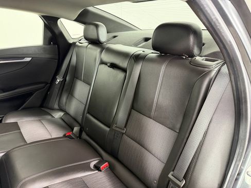Used 2019 Chevrolet Impala LT FWD image 20