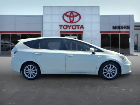 Used 2012 Toyota Prius V Five FWD image 7
