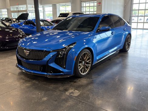Used 2025 Cadillac CT5 V Blackwing w/ Carbon Fiber 1 Package RWD image 4