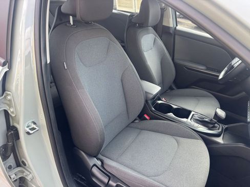 Used 2025 Kia K4 FWD image 35