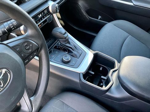 Used 2025 Toyota RAV4 XLE AWD/4WD image 16