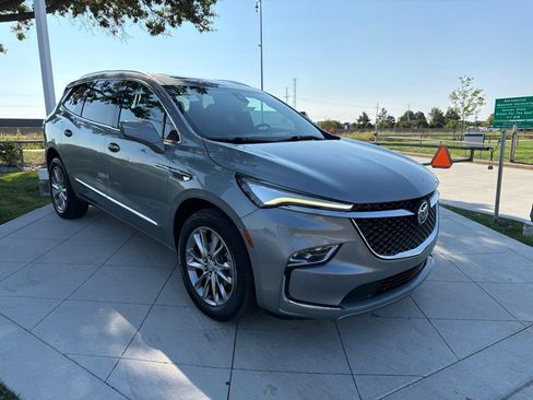 Used 2023 Buick Enclave Avenir w/ Avenir Technology Package AWD/4WD image 2