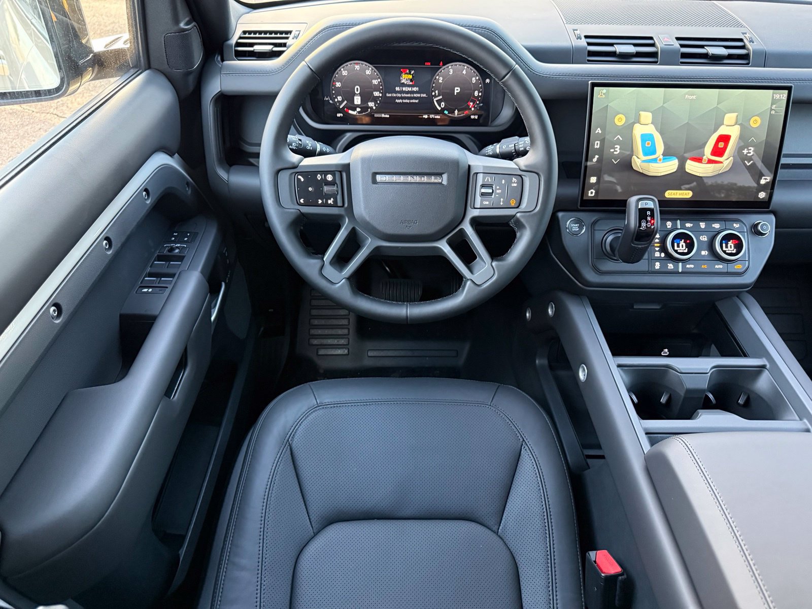 New 2026 Land Rover Defender 110 X-Dynamic SE AWD/4WD image 33