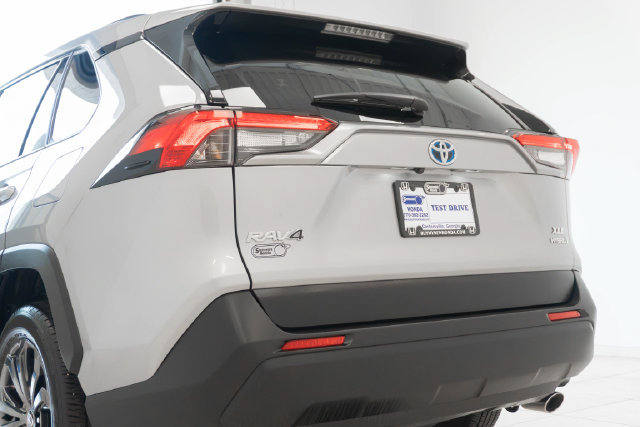 Used 2023 Toyota RAV4 XLE Premium AWD/4WD image 18