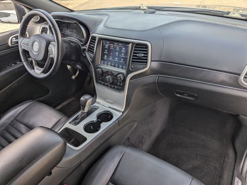 Used 2018 Jeep Grand Cherokee Limited image 11