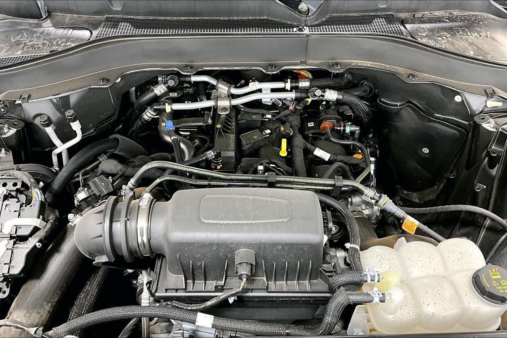 Used 2024 Ford Explorer XLT RWD image 11