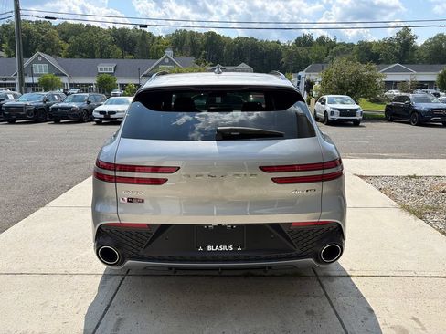 Used 2025 Genesis GV70 3.5T Sport w/ Sport Advanced Package AWD/4WD image 9