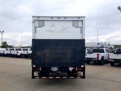 Used 2016 Chevrolet Express 3500 image 8