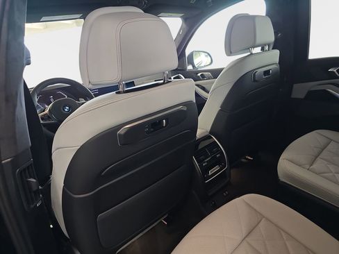 New 2026 BMW X7 xDrive40i w/ M Sport Package image 11