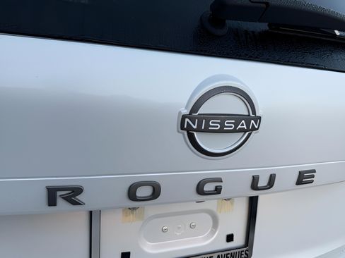 New 2026 Nissan Rogue SV image 25