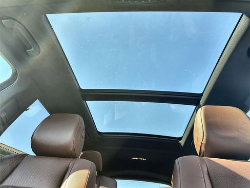 Used 2024 Mercedes-Benz GLS 450 4MATIC image 16