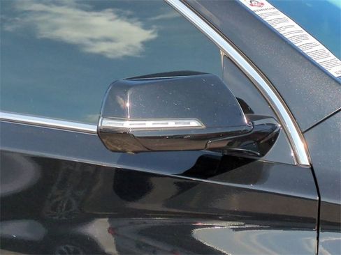 Used 2020 Chevrolet Traverse LT w/ LT Premium Package image 12