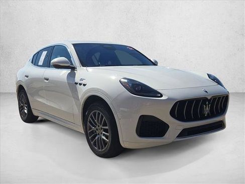 Used 2024 Maserati Grecale GT image 3