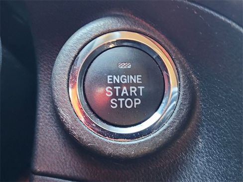 Used 2019 Subaru Crosstrek 2.0i Limited w/ Moonroof Package w/Navigation image 17