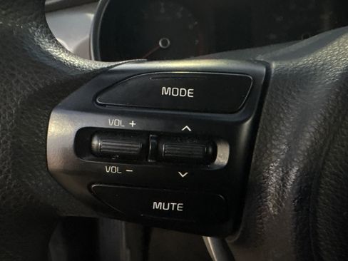 Used 2018 Kia Rio LX image 18