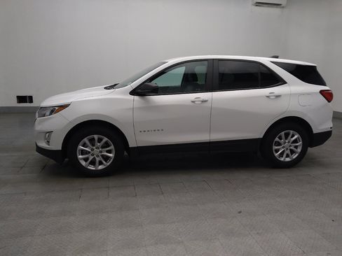 Used 2021 Chevrolet Equinox LS w/ LS Convenience Package FWD image 2
